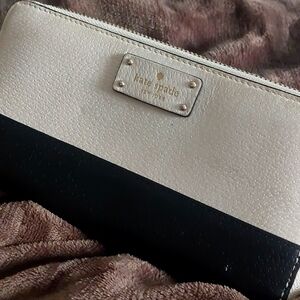 KATE SPADE FULL LENGHT WALLET